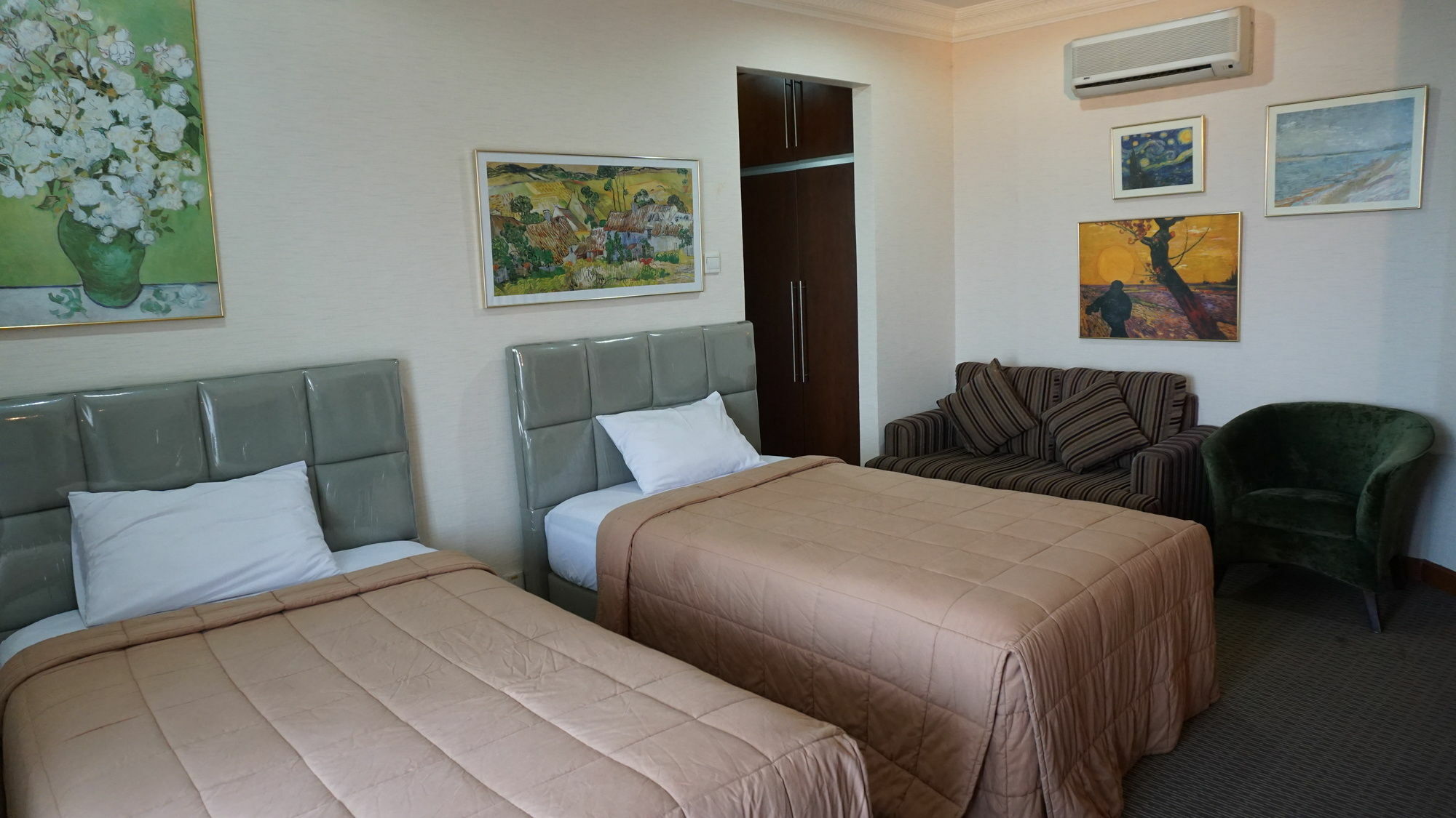 Roosseno Plaza Serviced Apartment Jakarta Exterior photo